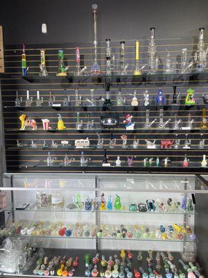 Bongs and pipes