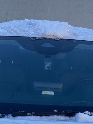 How much does it cost to replace the windshield of a 2025 Honda Pilot?