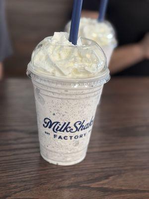 Cookies n cream classic shake
