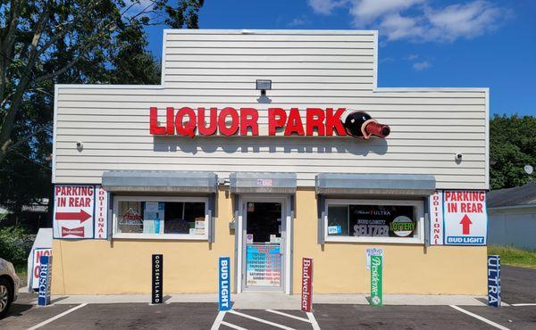 Store Front Parking up front with 5 additional parking spots behind the store!