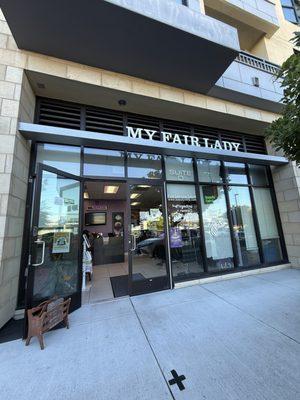 Yes I am back to see Sammie