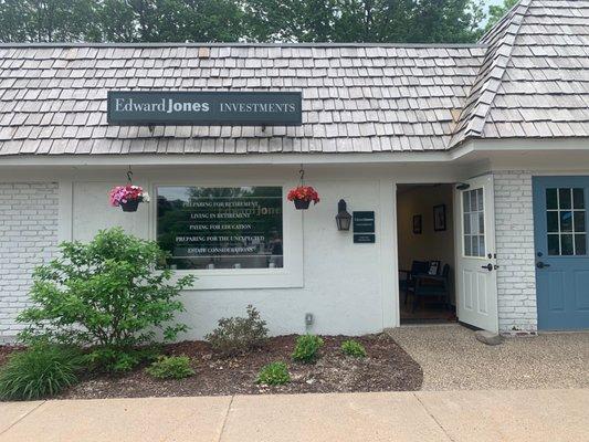 Edward Jones - Financial Advisor: Corby Serk