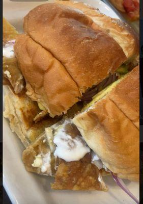 Torta de chilaquiles verdes
