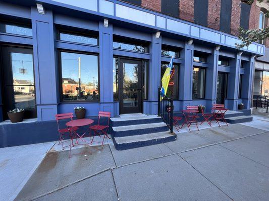 We offer seasonal outdoor seating