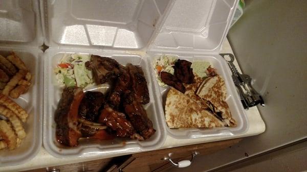 Chef Deuces Island Grill Food