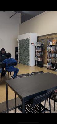 Demoir Books and Things