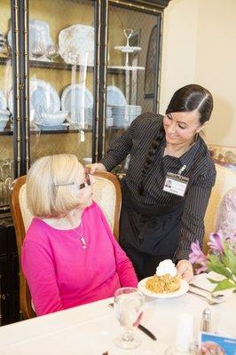 Residents enjoy full-service daily dining at the RidgeCrest Restaurant or the Courtyard Café for casual fare.