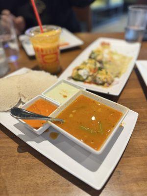 Plain Idli with Sambhar & Chutney