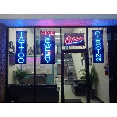 Royal Ave Tattoo & Body Piercing