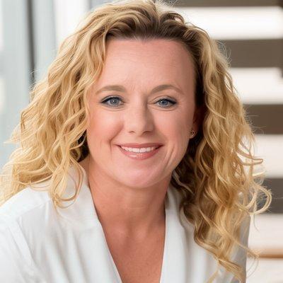 Danielle Sullivan - Living Down South Realty