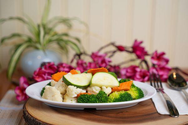 Fresh steamed veggies for a clean and healthy vegan meal in DTLA.