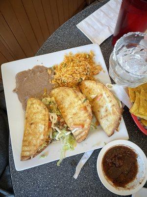 La Tia & Pancho's Cantina & Grill