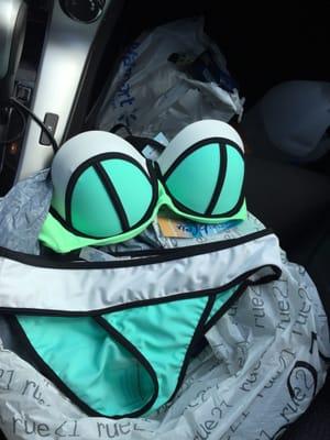 Super cute set!! Only thing doesn't have scrunched butt