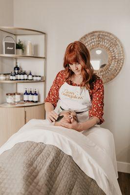 Hey it's me providing the Gua Sha facial fusion!