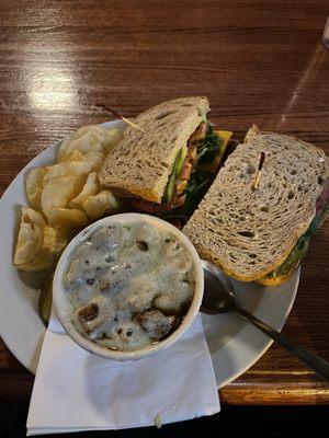 "English Onion" soup + Avocado & Bacon - Regular