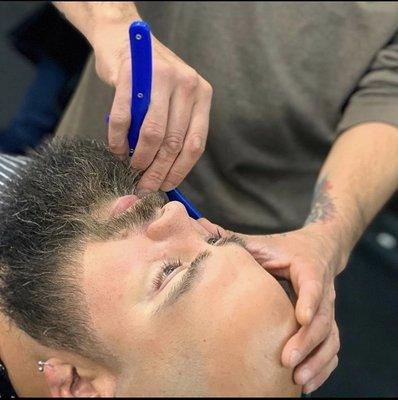 BEST BEARD WORK IN TOWN
GEORGE EL BARBERO