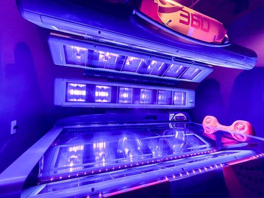 Tanliners Club & Spa