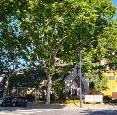 Holy Redeemer Lutheran Church