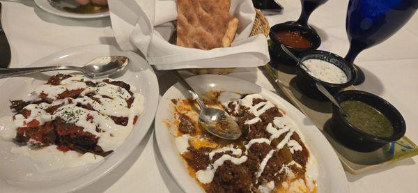 Kaddo & Banhan appetizers. Their house bread is soooo good w their house sauces