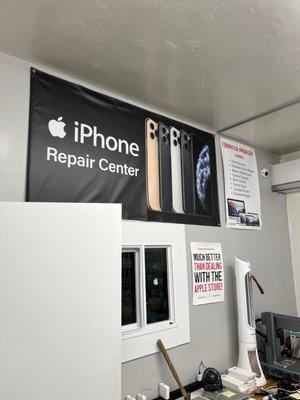If you live in pico Robertson area this should be your new place ask for Anthony! iPhone 13 expert