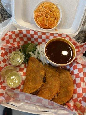 Taqueria Y Micheladas El Compita