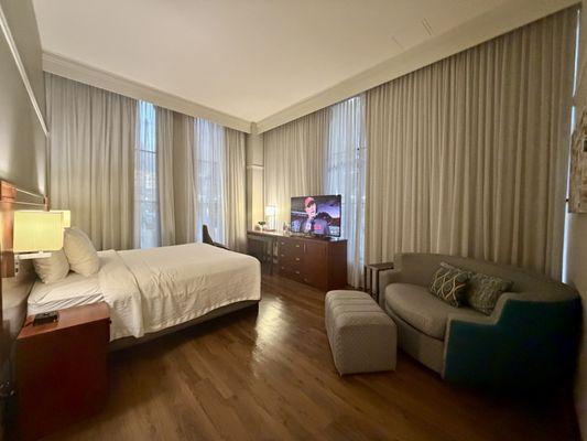 Courtyard New Orleans Downtown Near the French Quarter