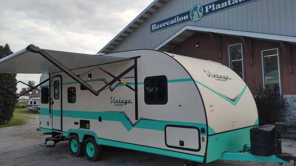 Vintage Cruiser 23RSS Teal with slideroom