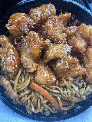 L24. Sesame Chicken Lunch Special with 43. House Special Lo Mein