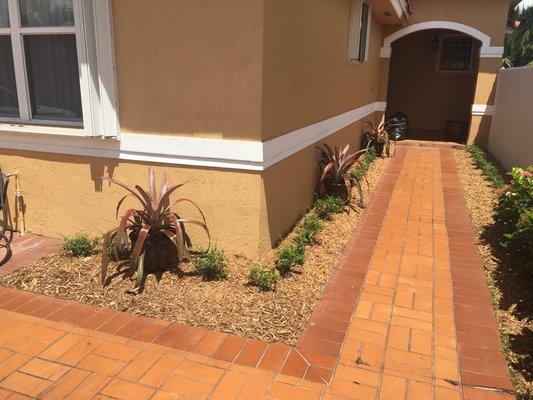 Beautiful Gardens and Lawn Care