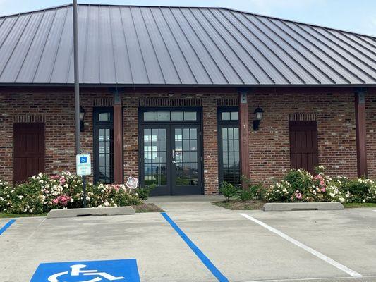 False River Regional Airport (HZR)