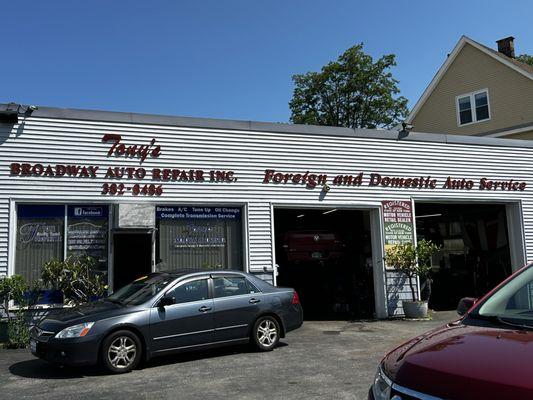 Tony's Broadway Auto Repr