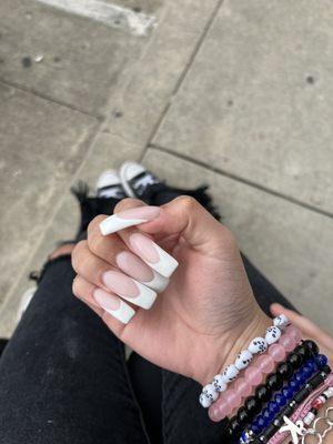 Vi Nails