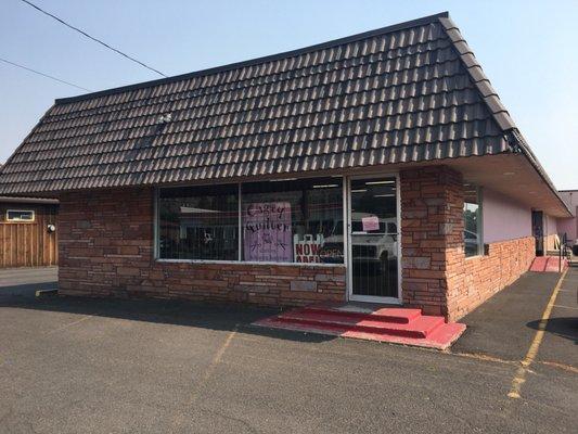 Store front...but use side door as entrance