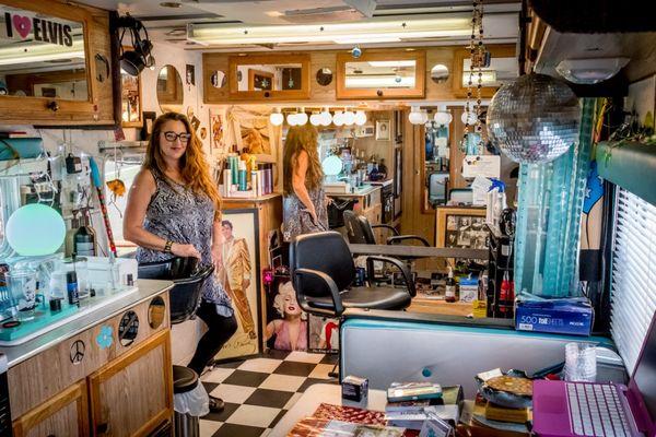 Salon Bucci's little trailer is adorable--just love it