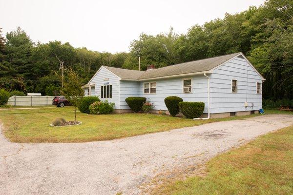 side by side condo on a beautiful 3 acre land 3 bedroom  fully furnish, washer and dryer, on the bus line