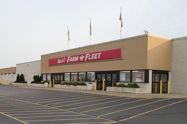 BLAIN'S FARM & FLEET - Dodgeville, WI