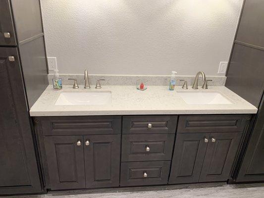 Marble counter with dual sinks.
