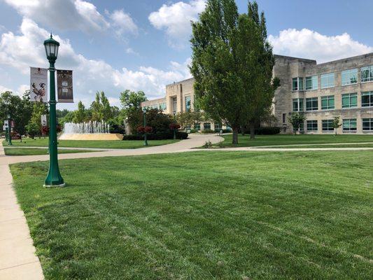 Bess Meshulam Simon Library and Recital Center