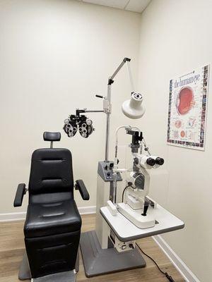 Dempster Eye Care - Your Complete Family Eye Care Center | Call : (847) 470-1115 | Location : 7174 Dempster Street, Morton Grove, IL 60053