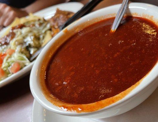 side of red to pour over green