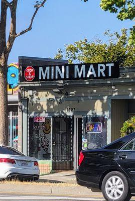 Stop & Shop Mini Mart