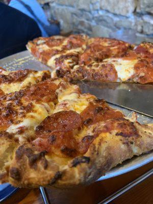 Pepperoni pizza and it was delicious. Recommend!!