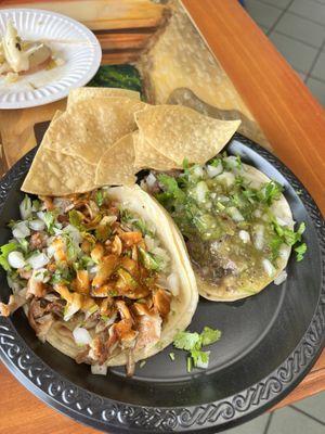 Taco de buche and taco de cabeza.