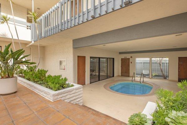 Riviera Vista Apartments