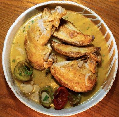 EL ROOSTER
Oven-roasted chicken in cherry pepper & white wine sauce, served with steak cut fries.