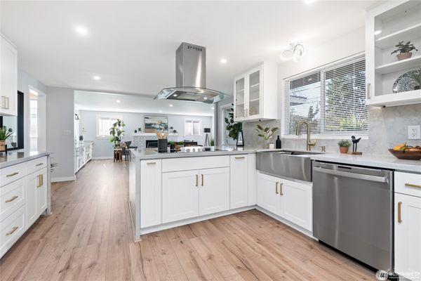 Janet Randall
University Place Tacoma
4 BR 2 BTH 
Call or text for more Details 360.631.6851