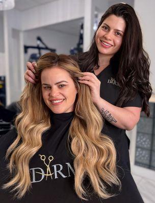 Con nuestras extensiones podemos darte largo y color deseado