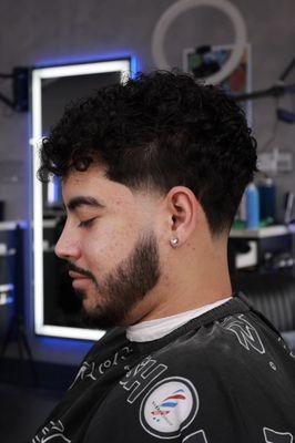 Mid Taper with Beard Fade/lineup