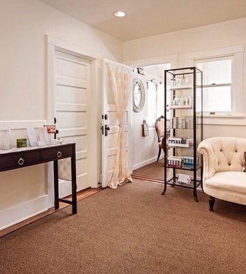 Lobby shared by 3 back rooms.