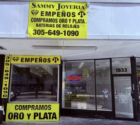 We Moved 1833 SW 8 st. Nos Mudamos 1833 SW 8 ST